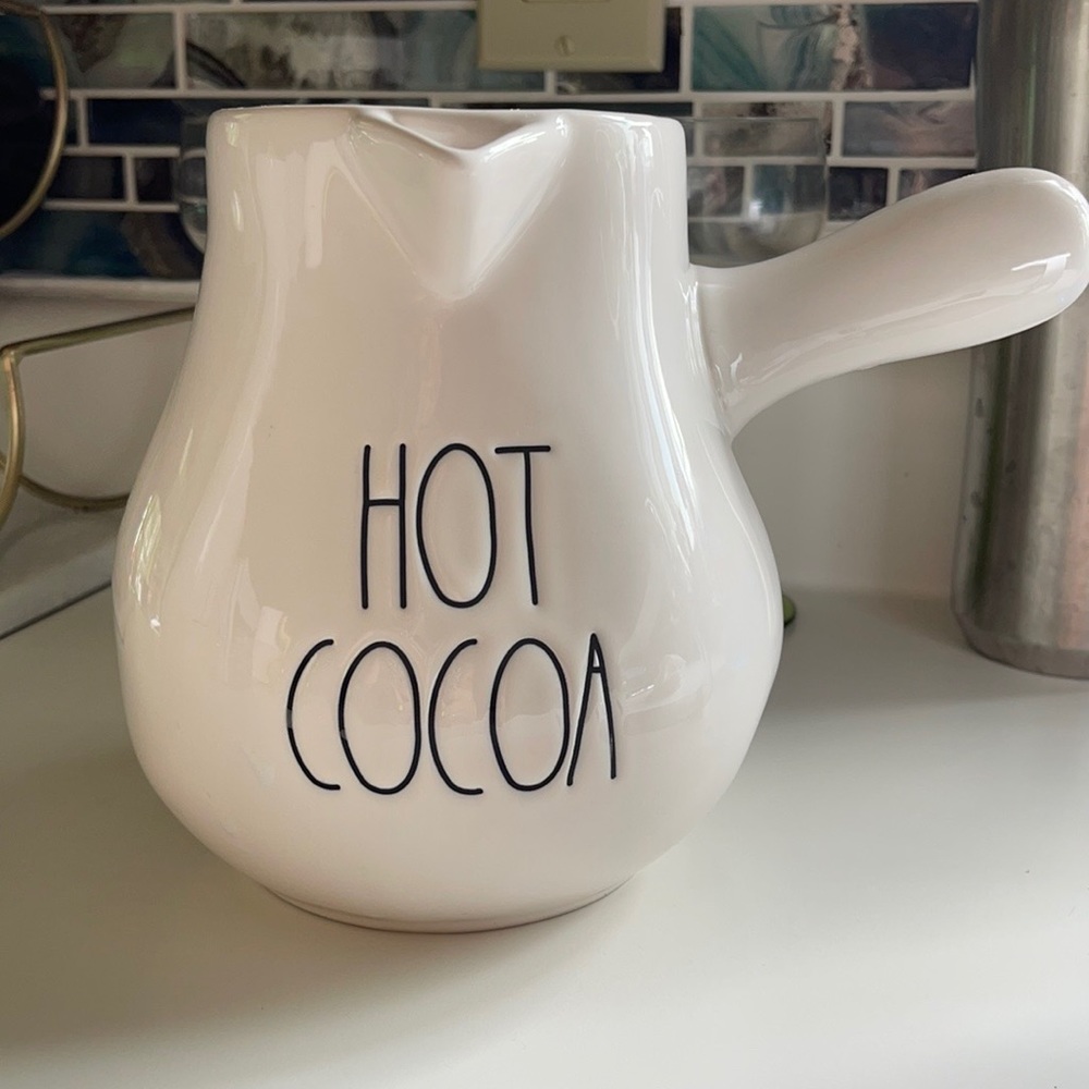 Hot cocoa pitcher